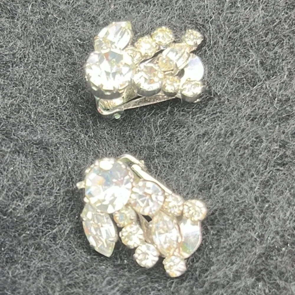 Vintage Austrian Marquise & Round Rhinestones in silver tone clip on earrings